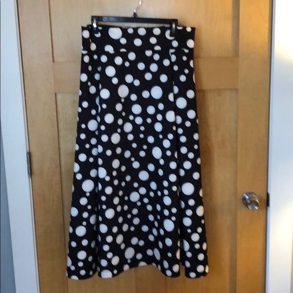 Fun ASOS Black and White Polka Dot Midi Skirt - Picture 2 of 4